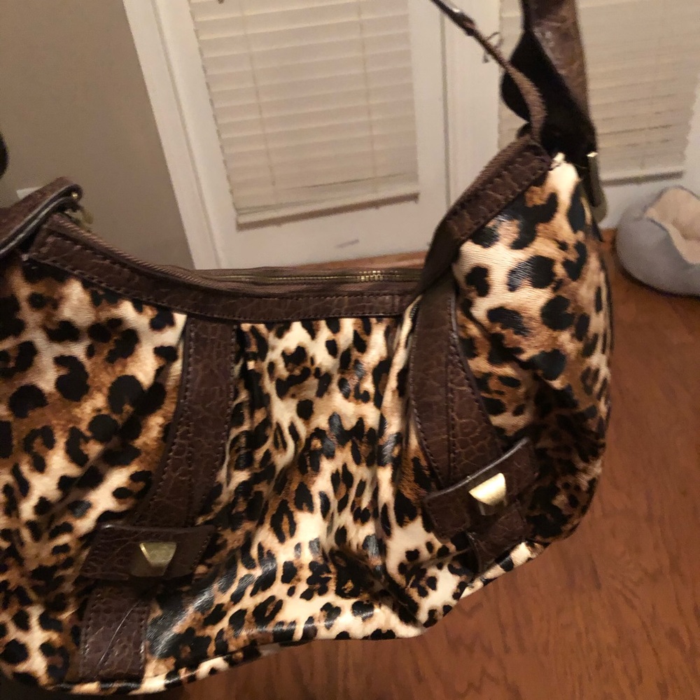Animal print Jessica Simpson shoulder purse.